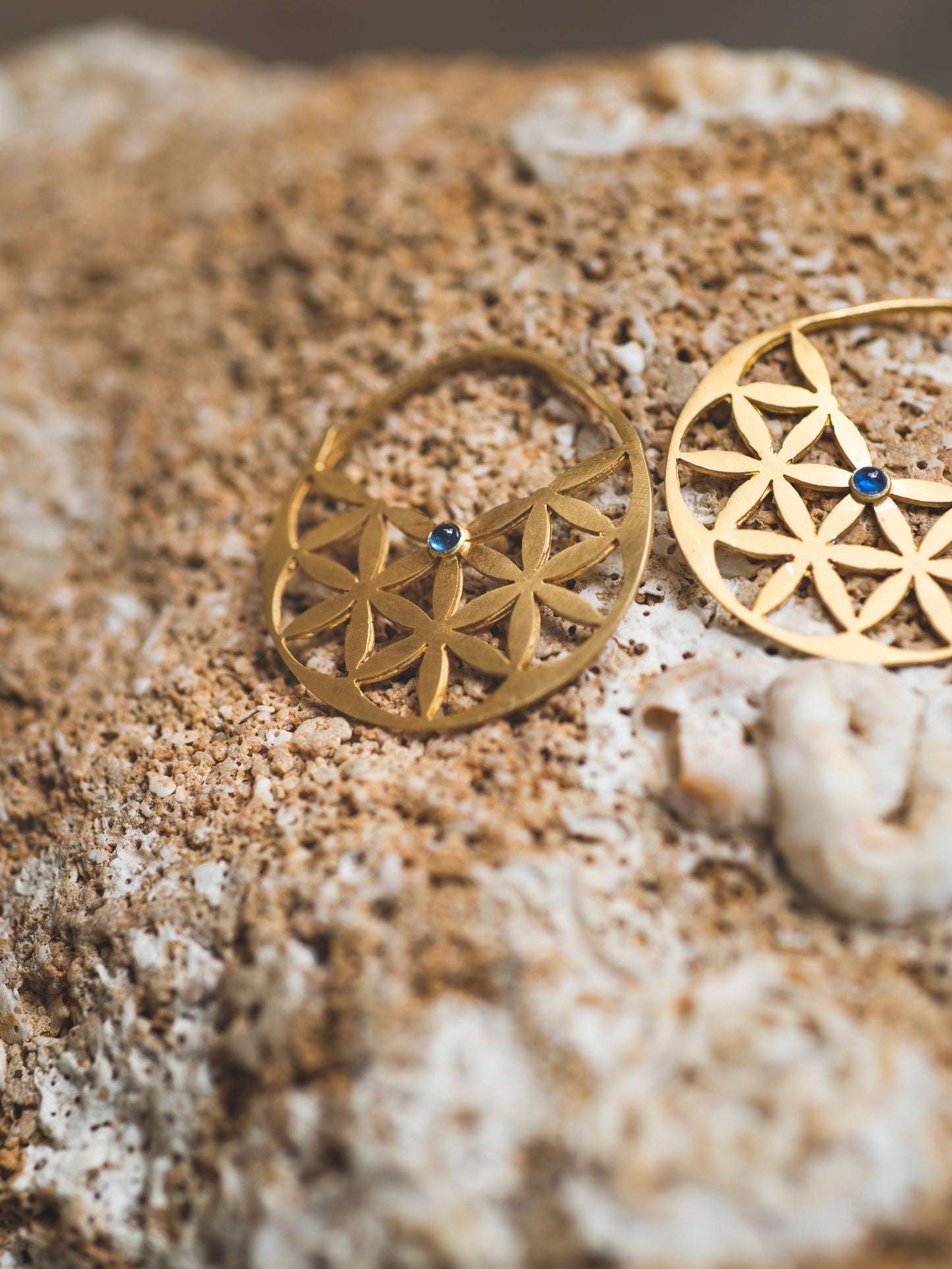 Seed of life gold hoop earrings with Sapphire 